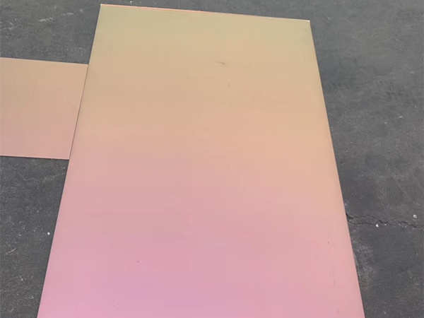 Color-changing aluminum panel